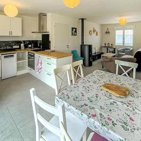 Ferienhaus 3 Bedroom Pet Friendly In *