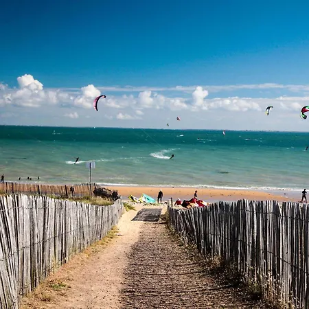 Ferienhaus 3 Bedroom Pet Friendly In La Jonchere