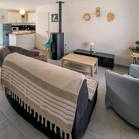 Ferienhaus 3 Bedroom Pet Friendly In La Jonchere