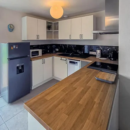 3 Bedroom Pet Friendly In La Jonchere