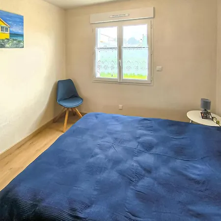 3 Bedroom Cozy Home In La Jonchere Tatil Evi *