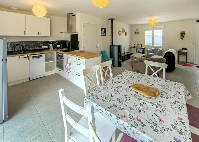 Ferienhaus 3 Bedroom Pet Friendly In *