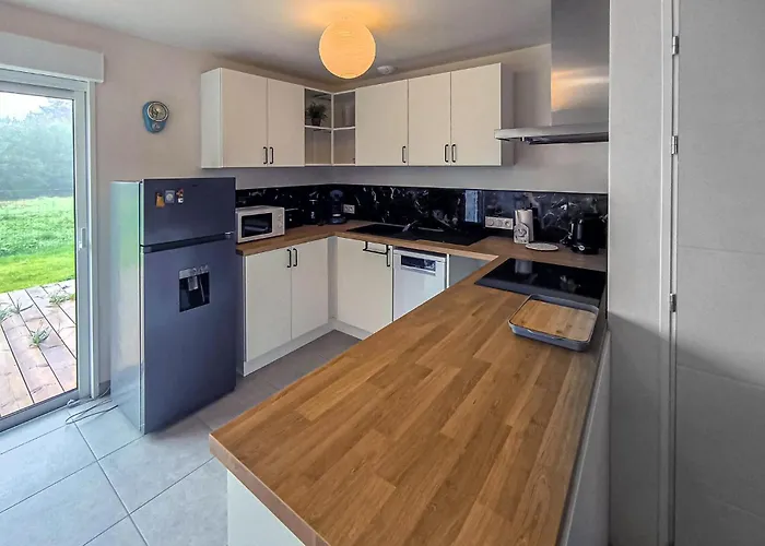 3 Bedroom Pet Friendly In La Jonchere