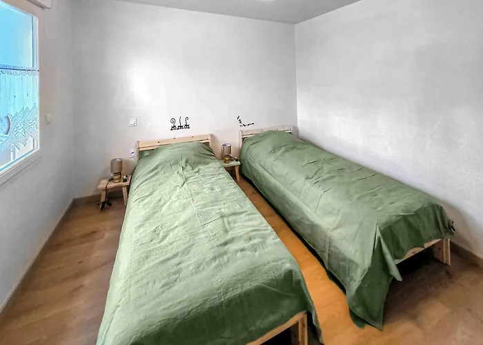 3 Bedroom Pet Friendly In *